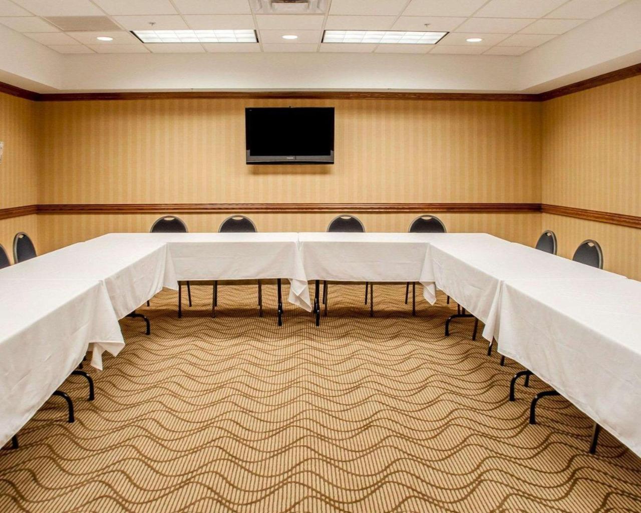 Quality Inn Near Walden Galleria Mall Cheektowaga Exterior foto